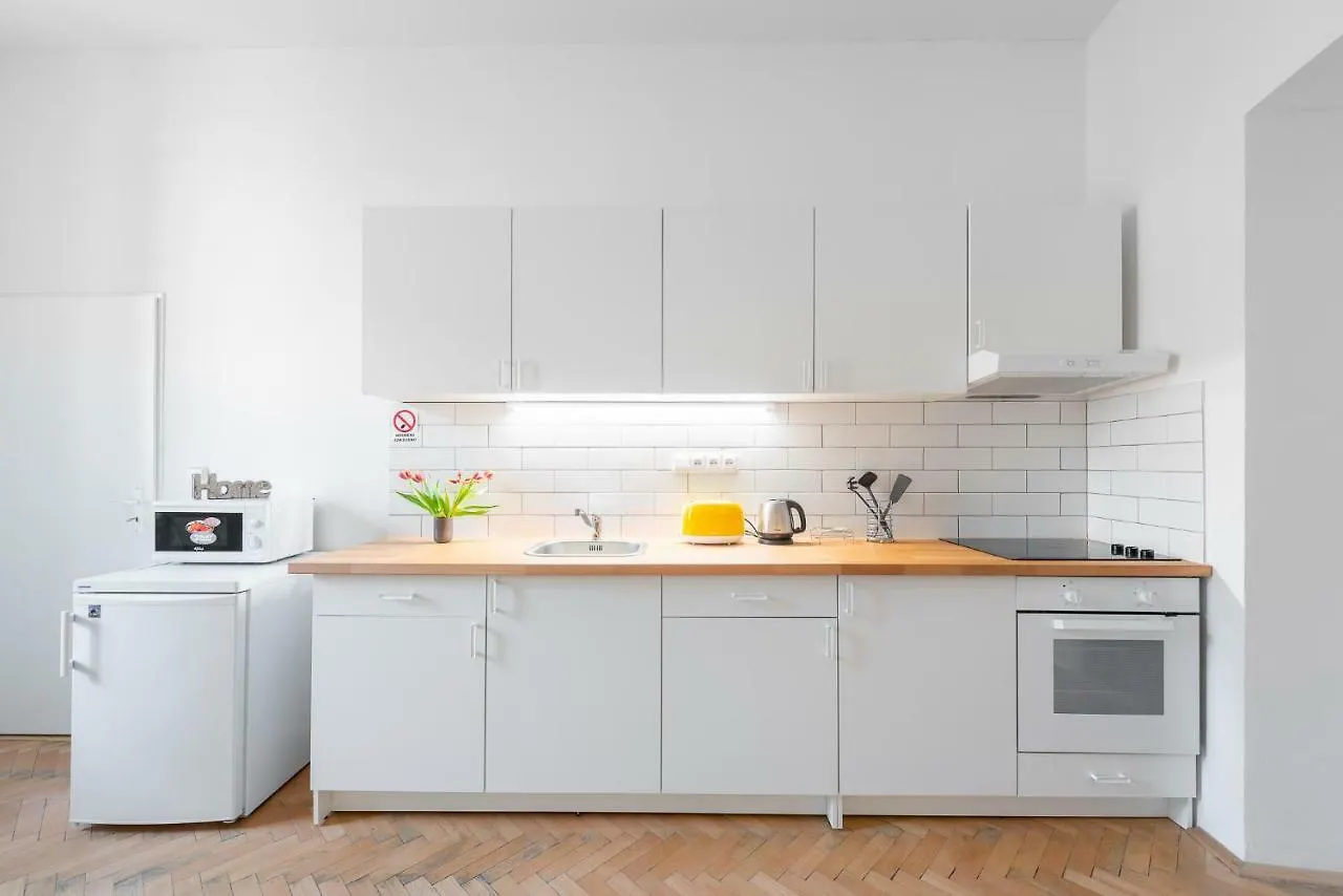 Lily'S Prague Apartment - 5 Minutes To Charles Bridge