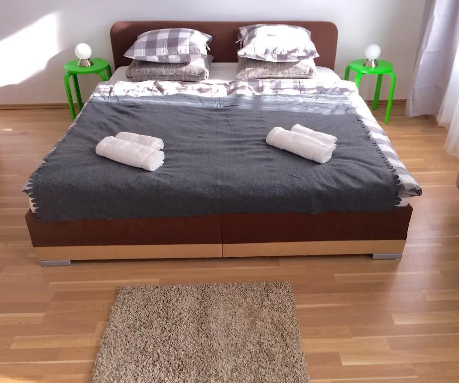 Lily'S Prague Apartment - 5 Minutes To Charles Bridge 0*,