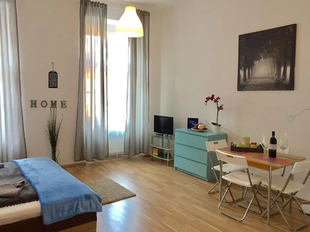 Lily'S Prague Apartment - 5 Minutes To Charles Bridge