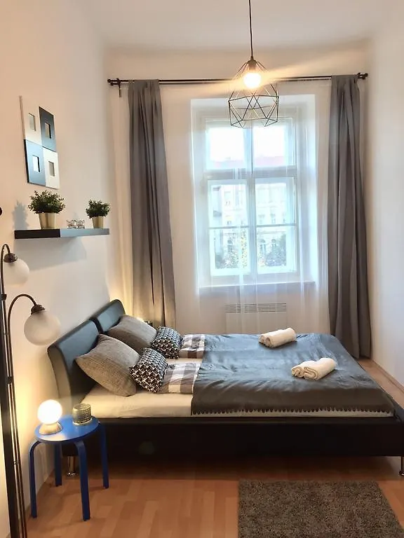 Lily'S Prague Apartment - 5 Minutes To Charles Bridge