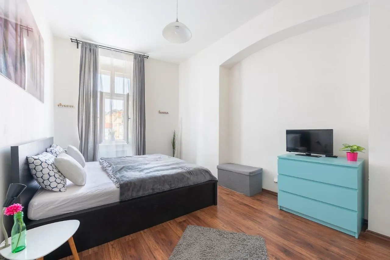 Lily'S Prague Apartment - 5 Minutes To Charles Bridge