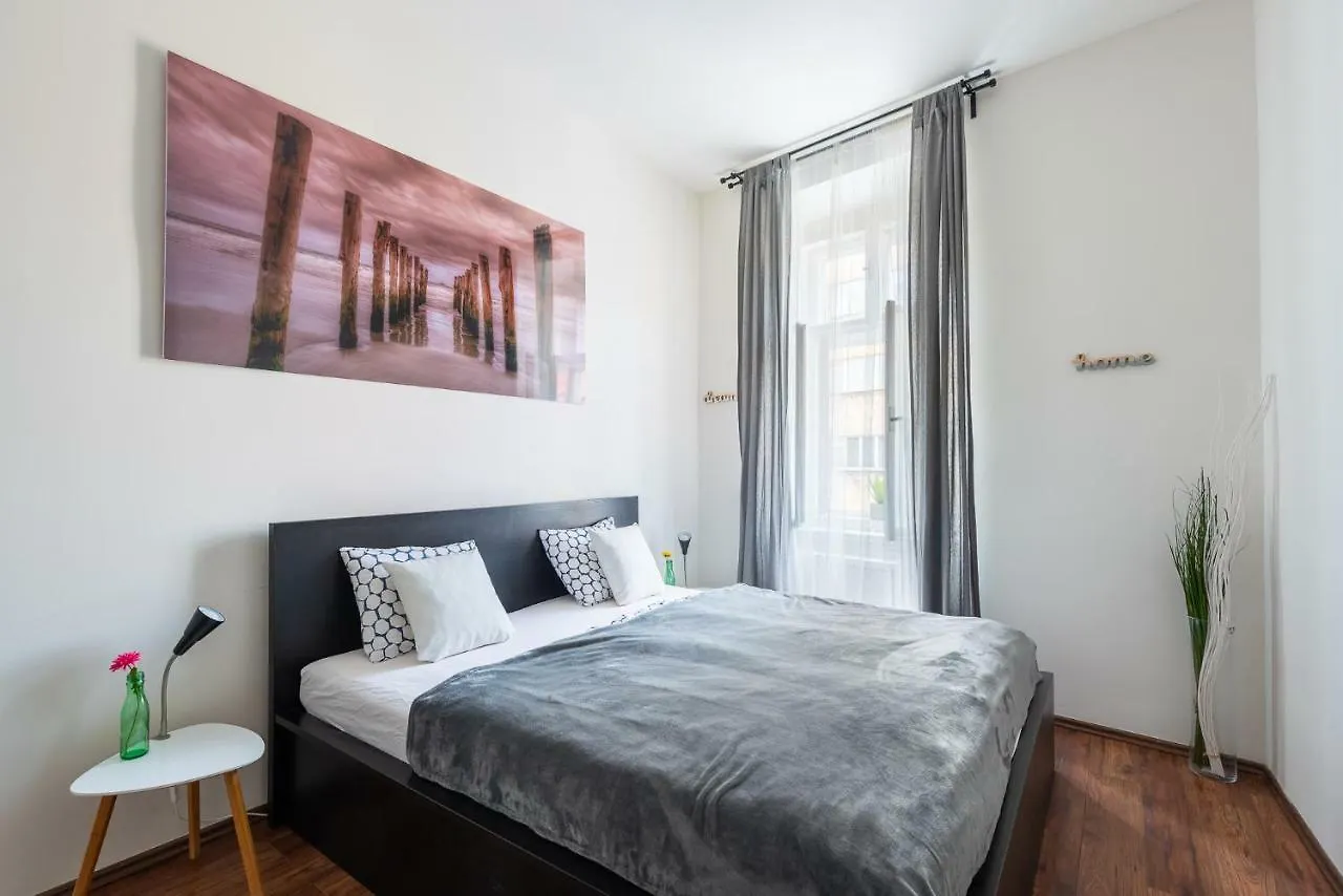 Lily'S Prague Apartment - 5 Minutes To Charles Bridge