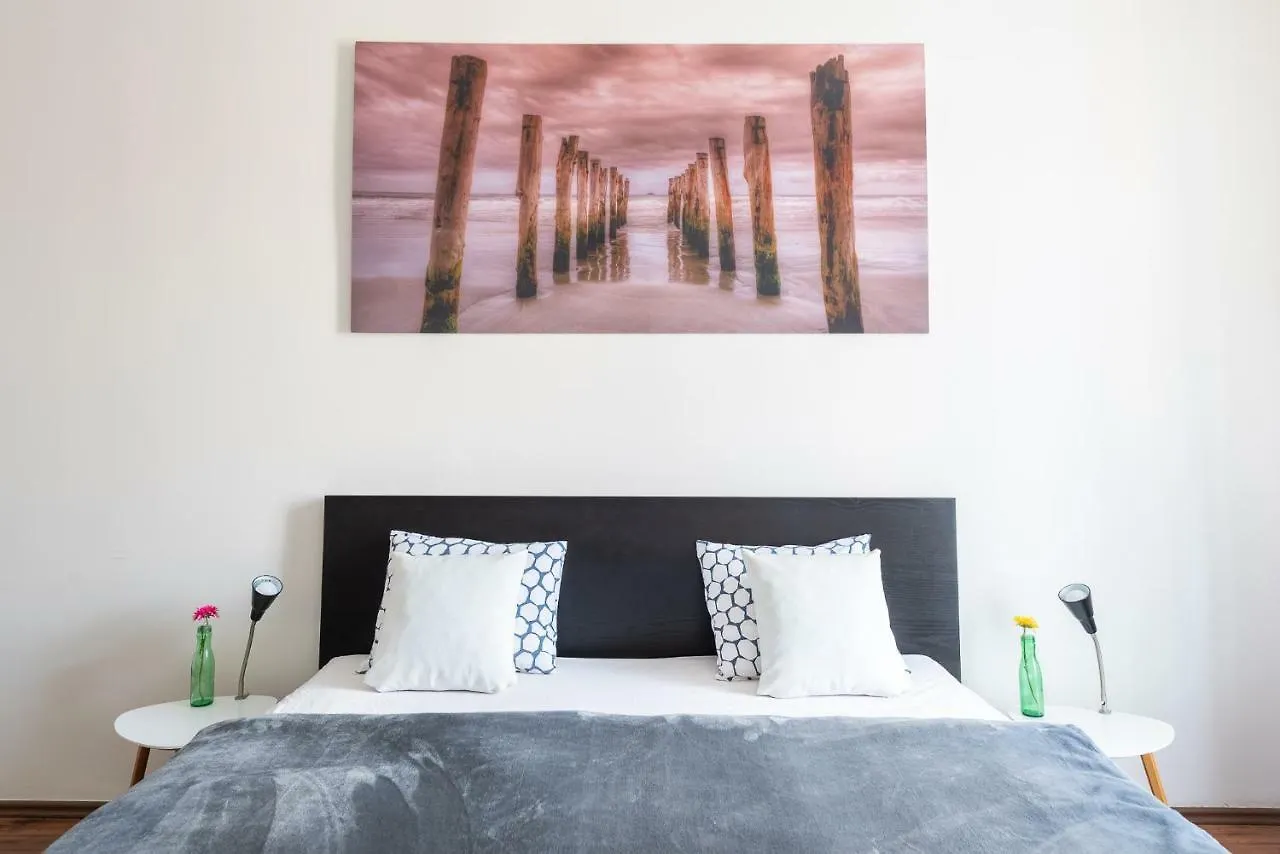 Lily'S Prague Apartment - 5 Minutes To Charles Bridge