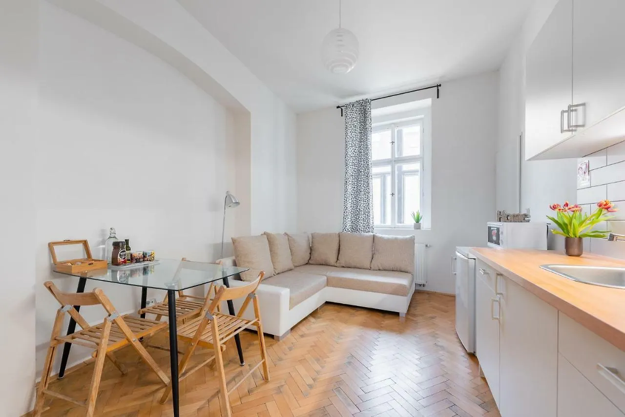 Lily'S Prague Apartment - 5 Minutes To Charles Bridge