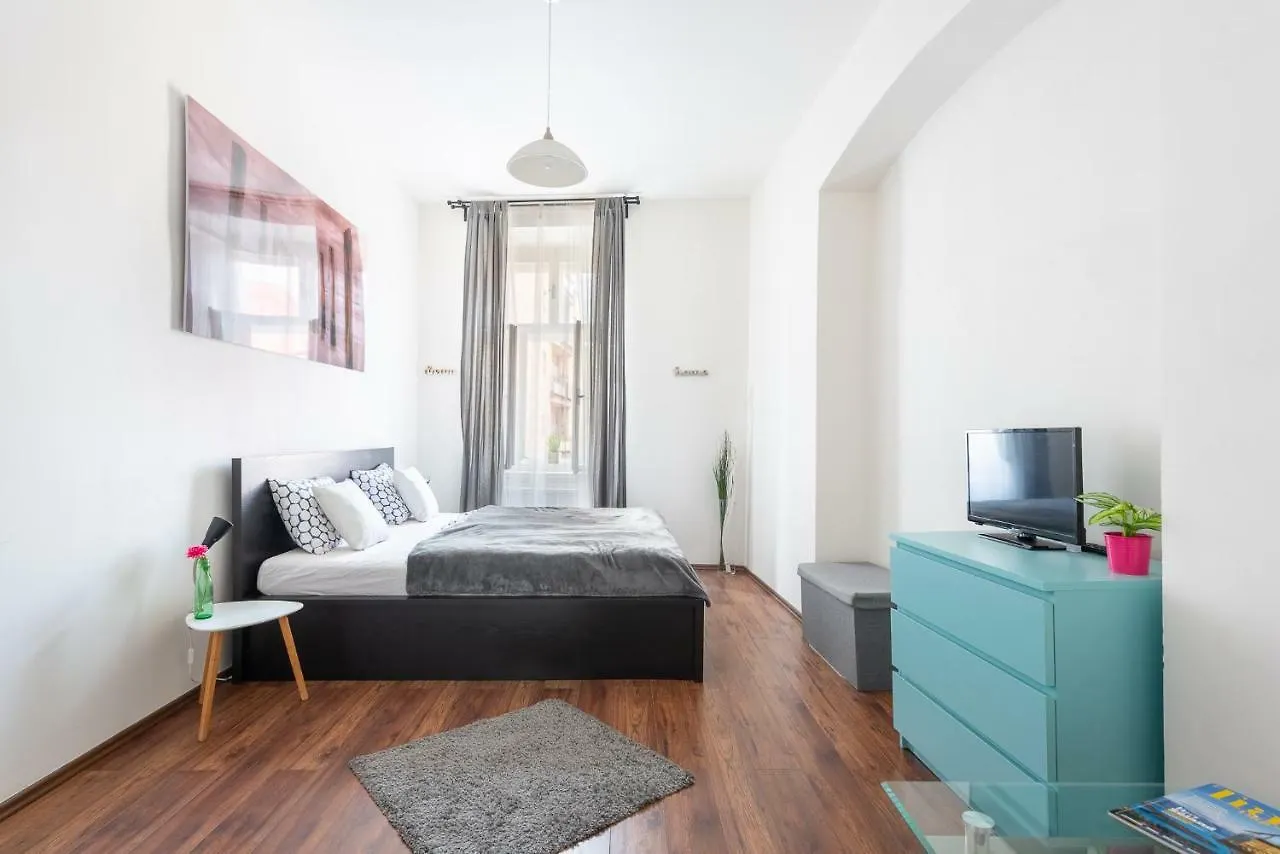 Lily'S Prague Apartment - 5 Minutes To Charles Bridge 0*,