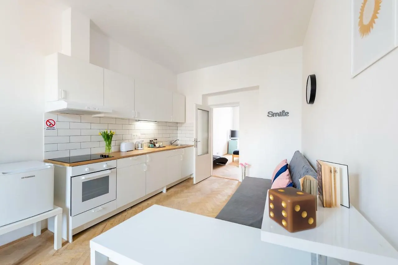 Lily'S Prague Apartment - 5 Minutes To Charles Bridge